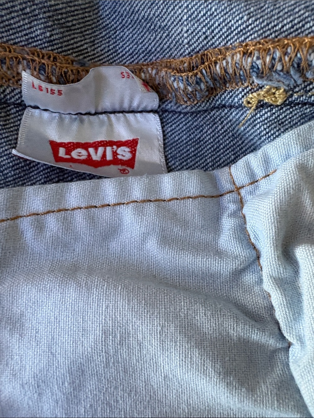 Levi's Women's 501 Original Fit Button Fly Med Wash Blue Denim Jeans W29/L32 - Picture 7 of 12